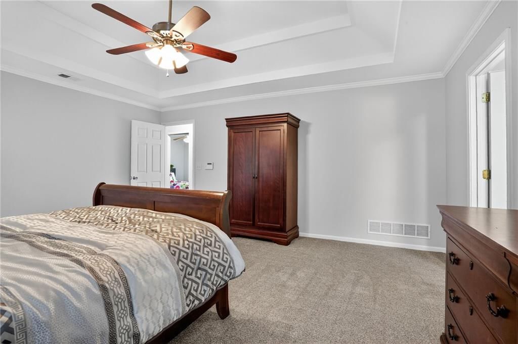 Photo 18 of 40 - 8023 Nodaway Avenue