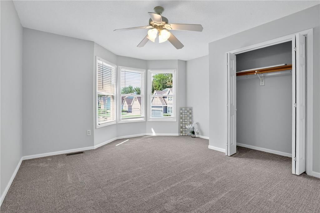 Photo 23 of 40 - 8023 Nodaway Avenue