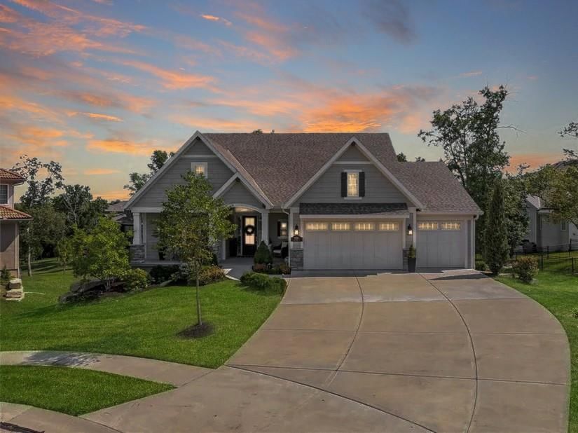 9259 Deer Run Street, Lenexa, KS