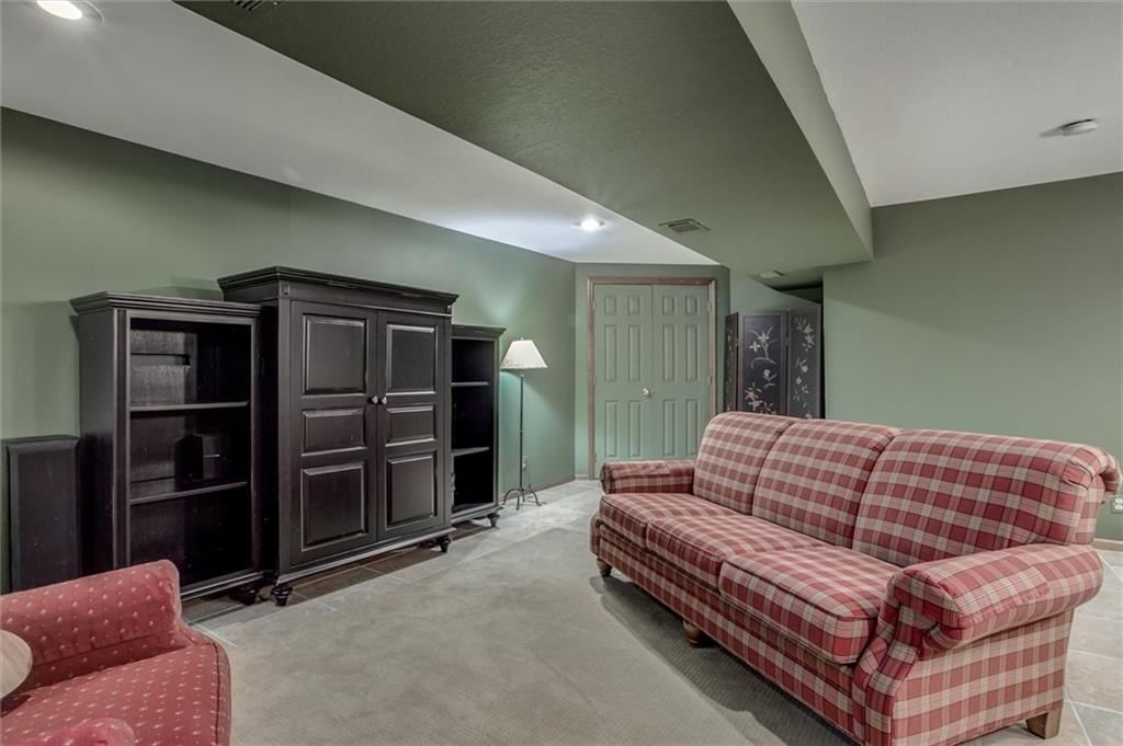 Photo 18 of 36 - 1503 Horseshoe Drive