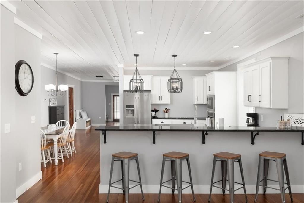 412 Broadway Street — photo 14