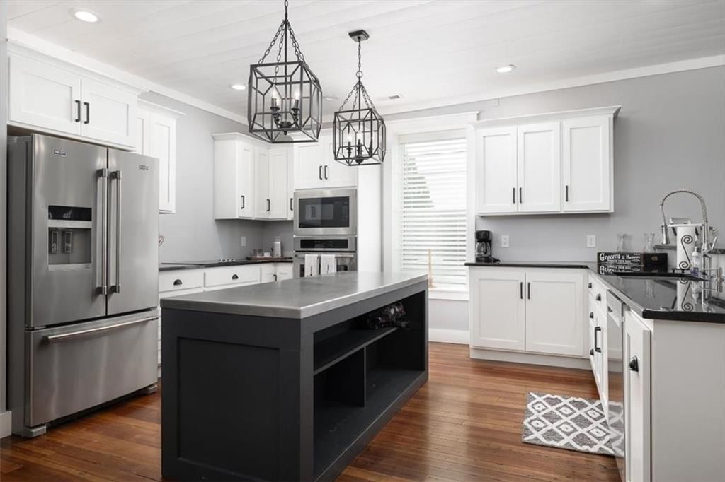 412 Broadway Street — photo 16