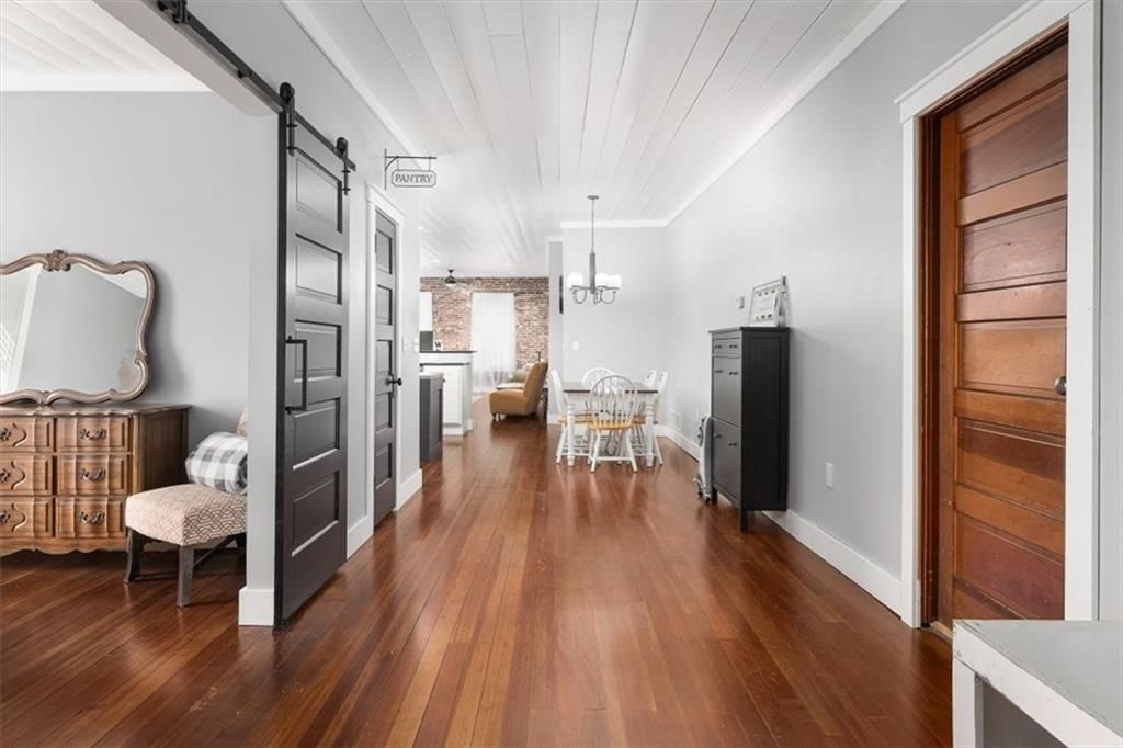412 Broadway Street — photo 17