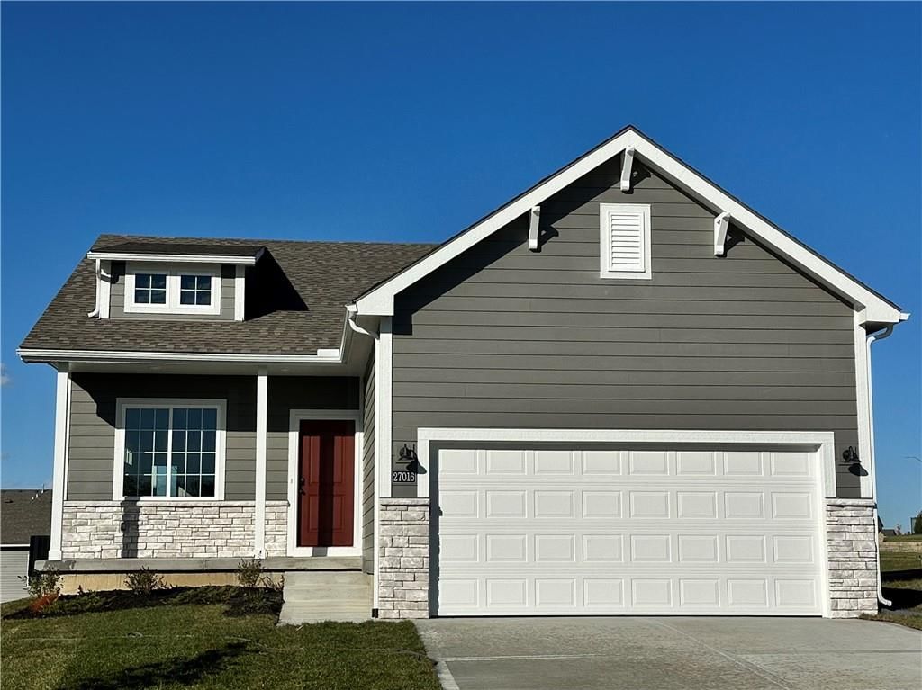 27016 E Dogwood Lane, Lee's Summit, MO