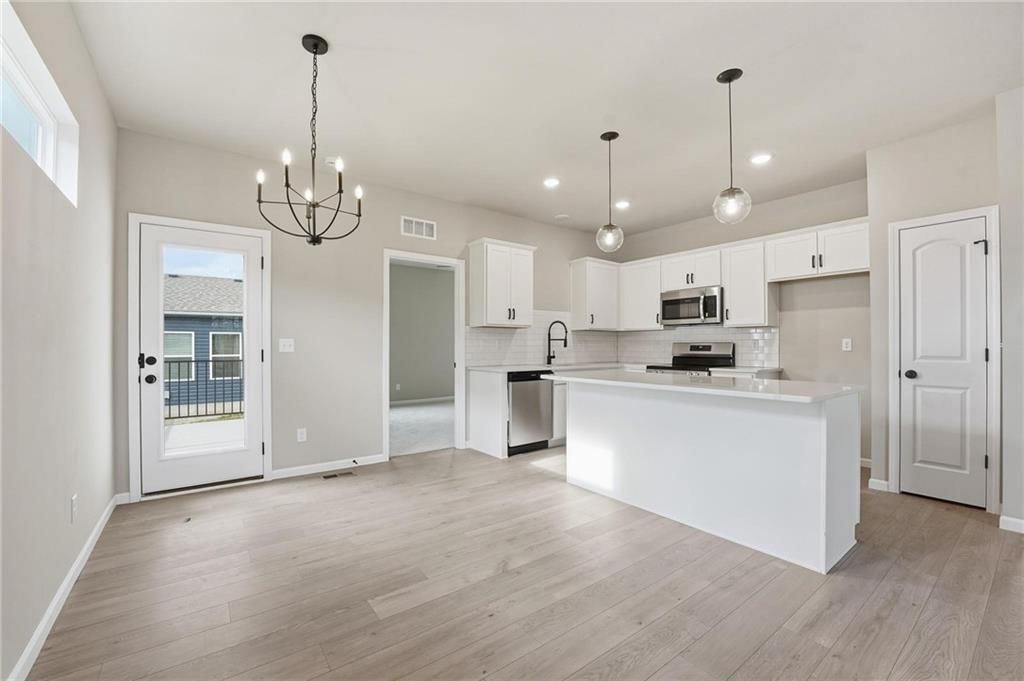 27016 E Dogwood Lane — photo 3