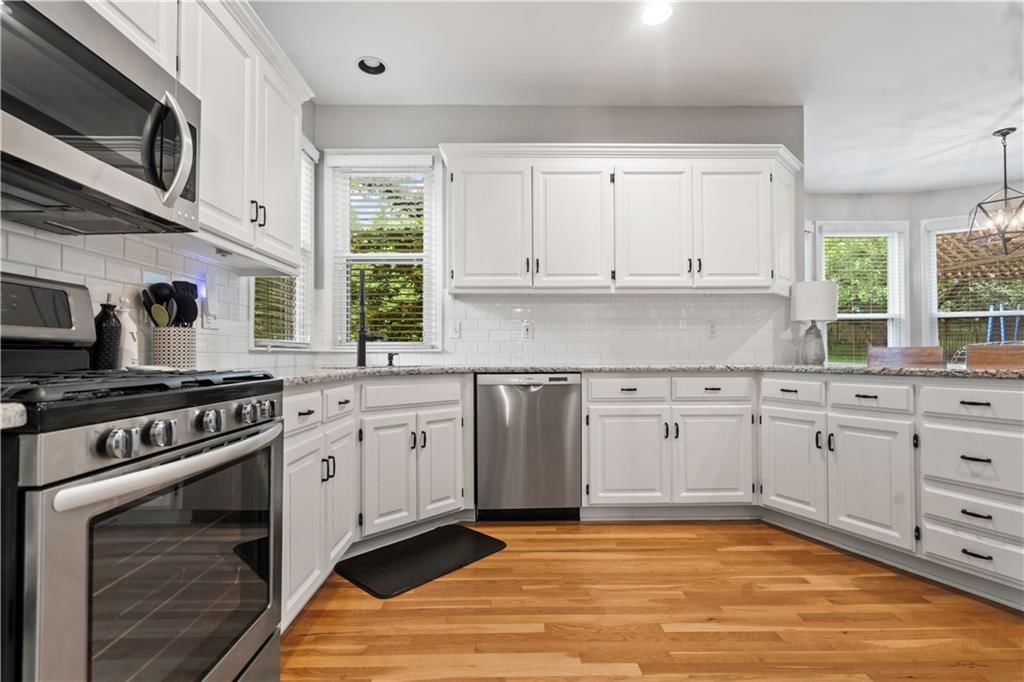 Photo 7 of 50 - 14707 Hadley Street