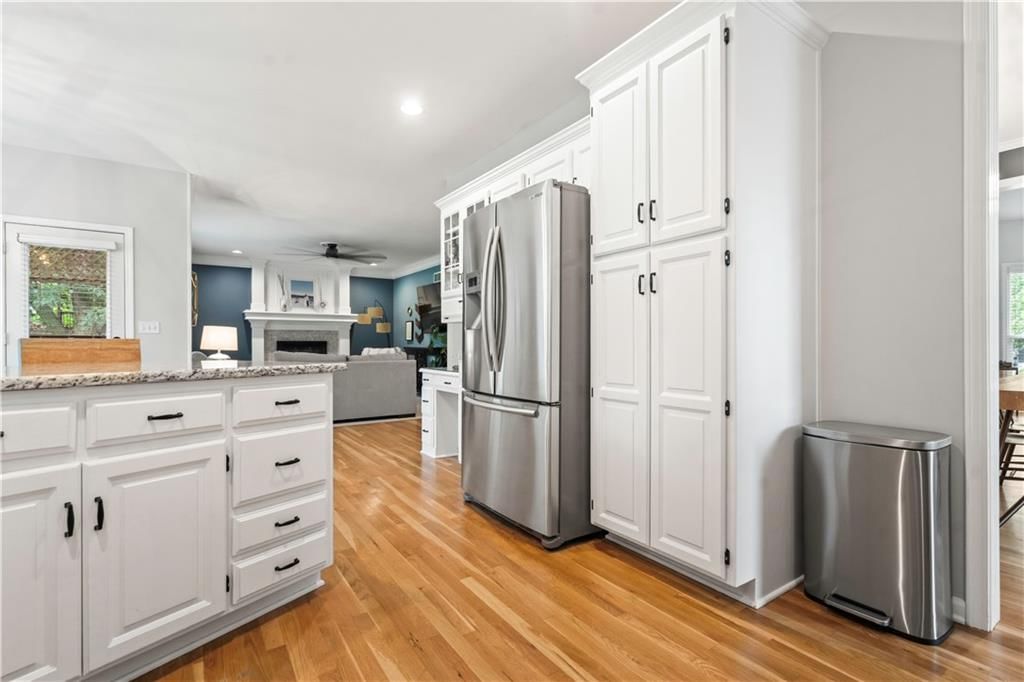 Photo 8 of 50 - 14707 Hadley Street