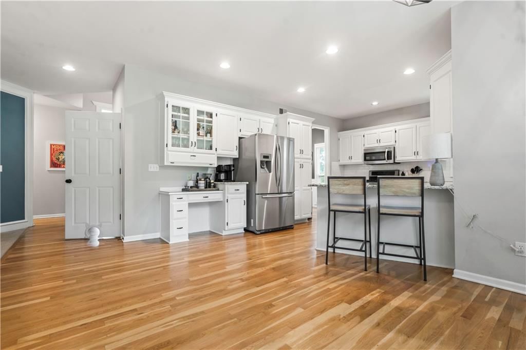 Photo 12 of 50 - 14707 Hadley Street