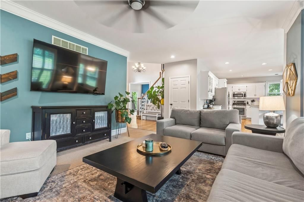 Photo 15 of 50 - 14707 Hadley Street