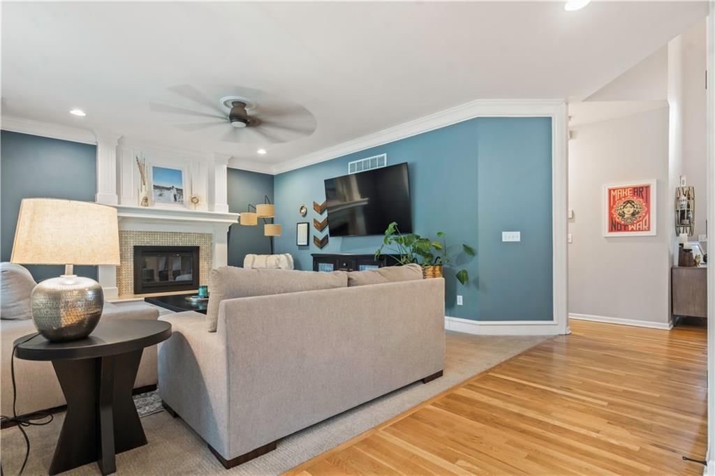 Photo 17 of 50 - 14707 Hadley Street