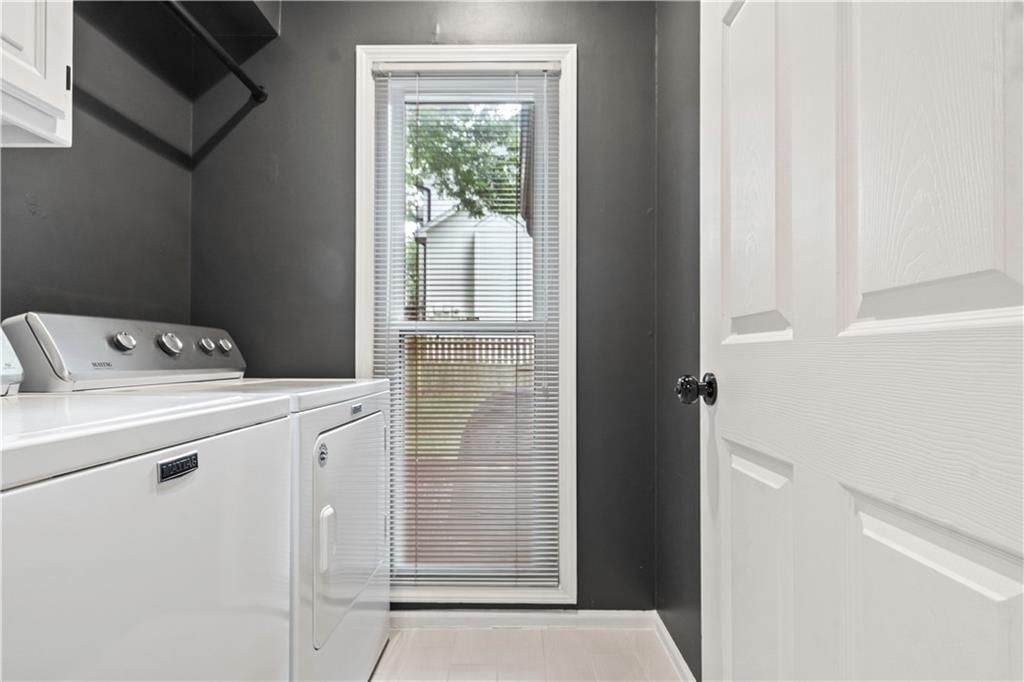 Photo 23 of 50 - 14707 Hadley Street