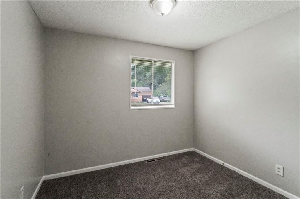 Photo 11 of 15 - 8506 CRYSTAL Avenue