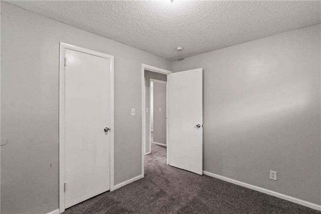 Photo 14 of 15 - 8506 CRYSTAL Avenue