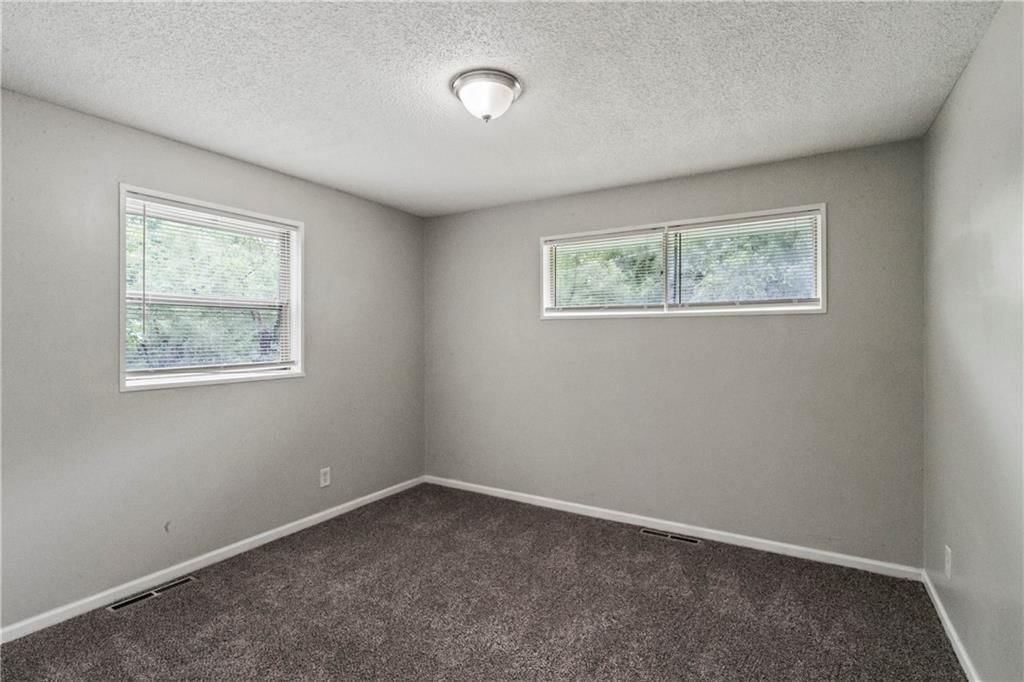Photo 15 of 15 - 8506 CRYSTAL Avenue