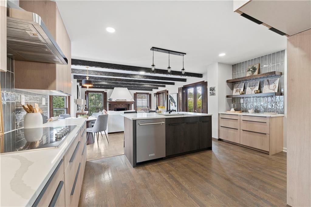 1212 W 69th Street — photo 10