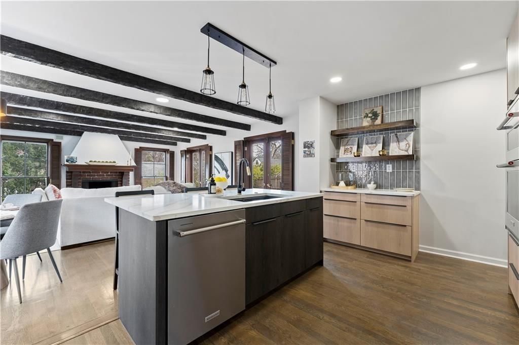 1212 W 69th Street — photo 11