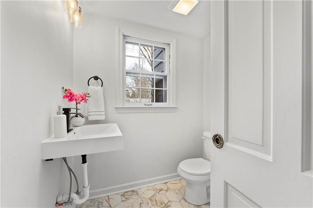 1212 W 69th Street — photo 18