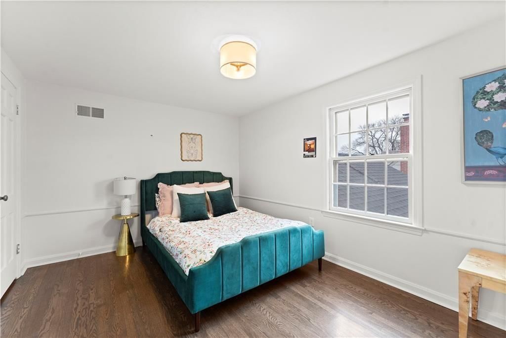 1212 W 69th Street — photo 25