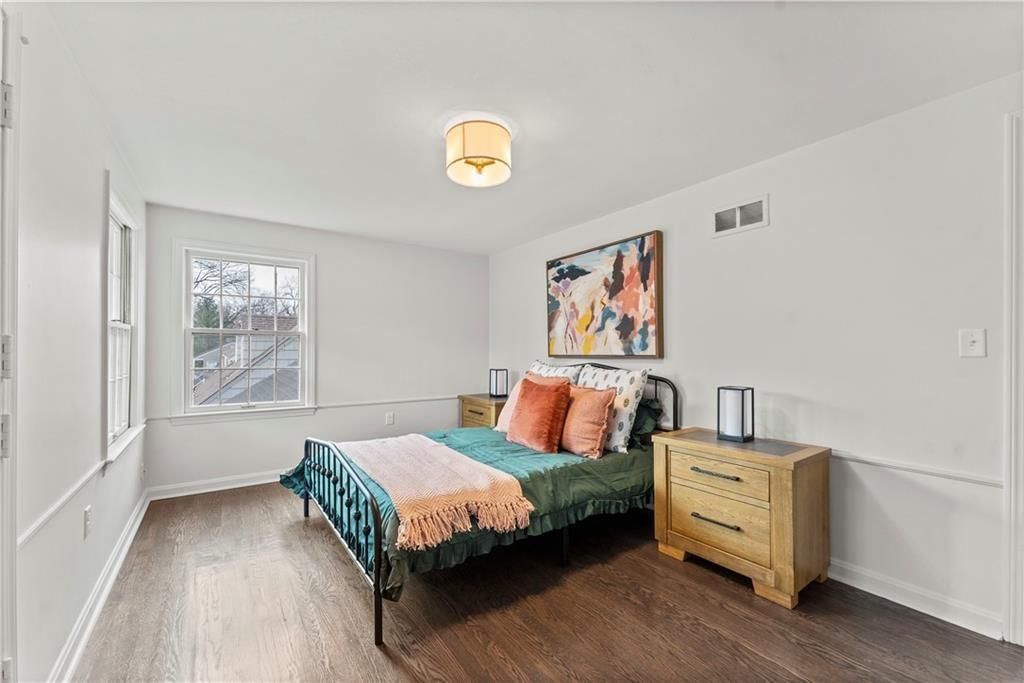 1212 W 69th Street — photo 29