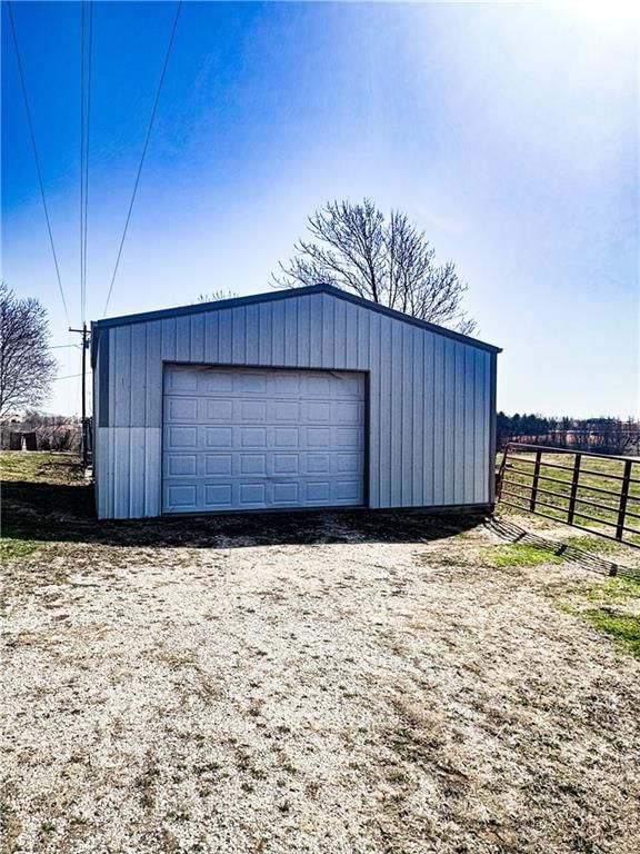 25998 Hemlock Road — photo 32
