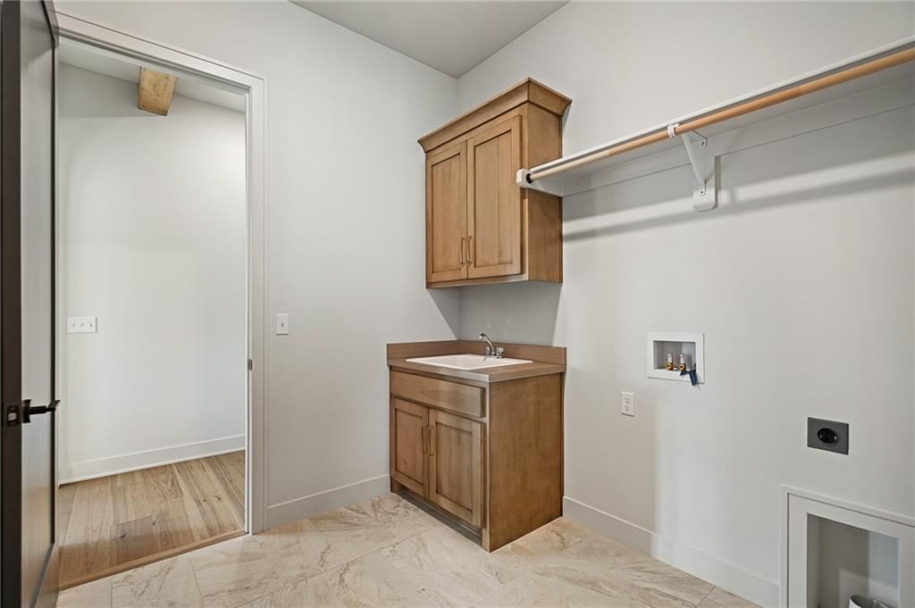 703 Hampstead Drive — photo 24