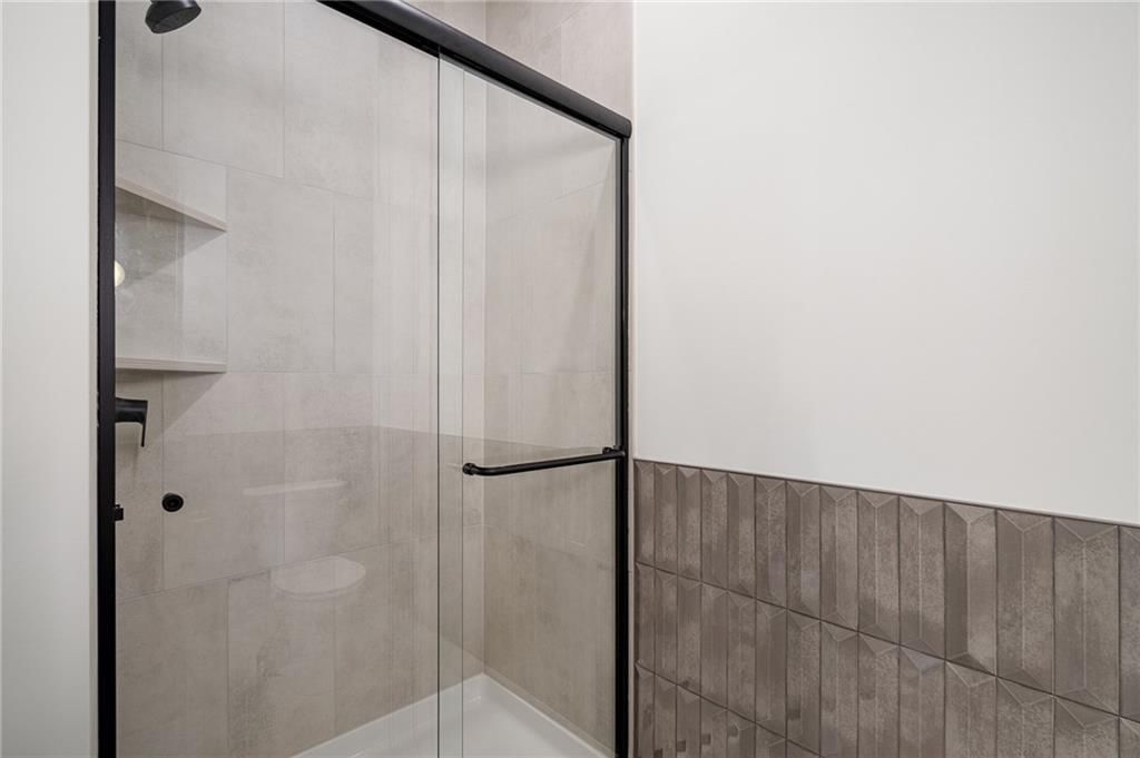 703 Hampstead Drive — photo 37