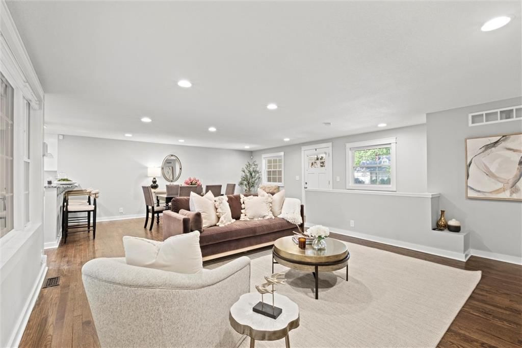 Photo 9 of 49 - 4221 W 74th Street