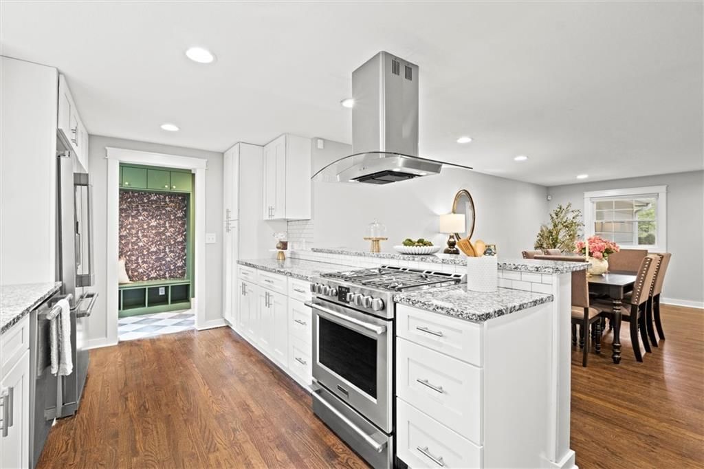 Photo 11 of 49 - 4221 W 74th Street