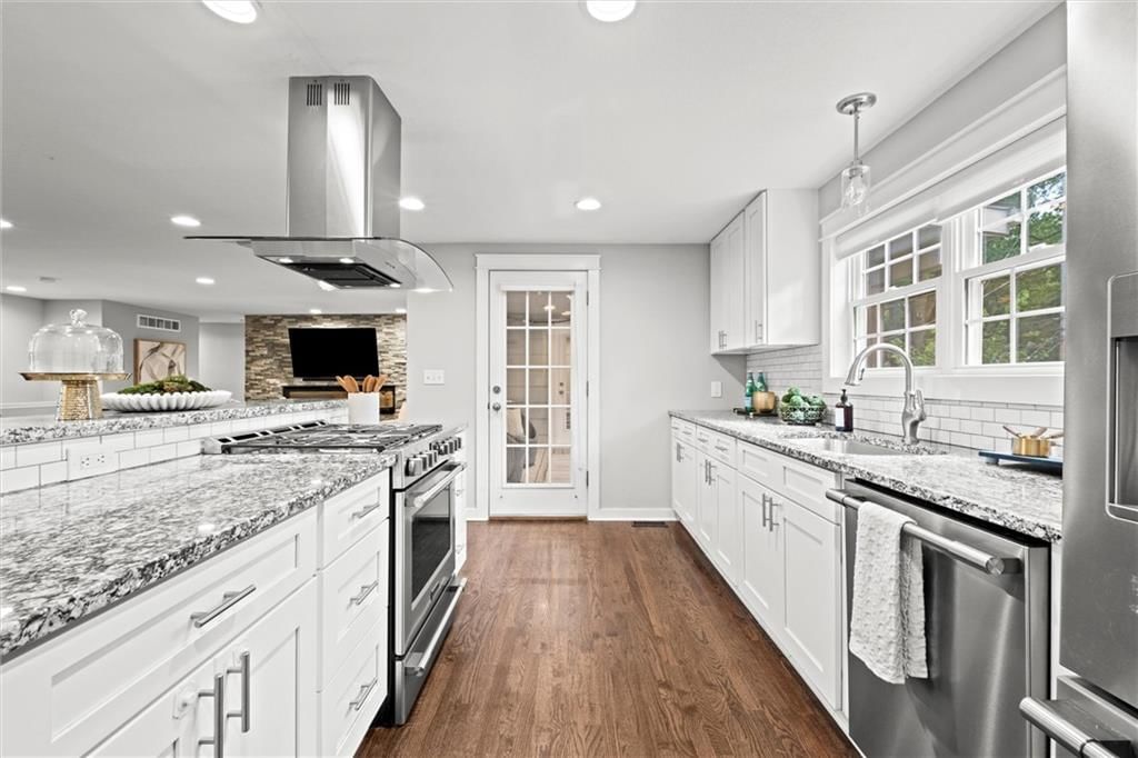 Photo 12 of 49 - 4221 W 74th Street