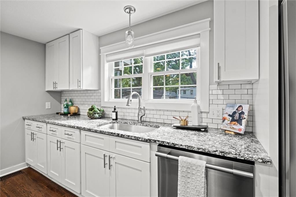 Photo 13 of 49 - 4221 W 74th Street