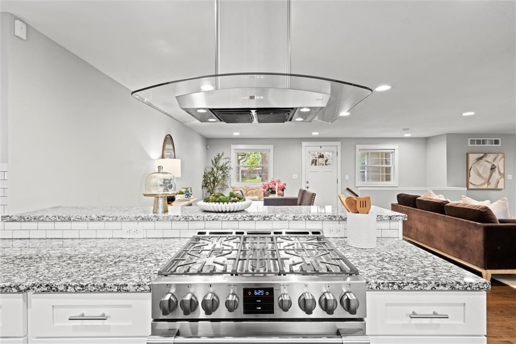 Photo 14 of 49 - 4221 W 74th Street