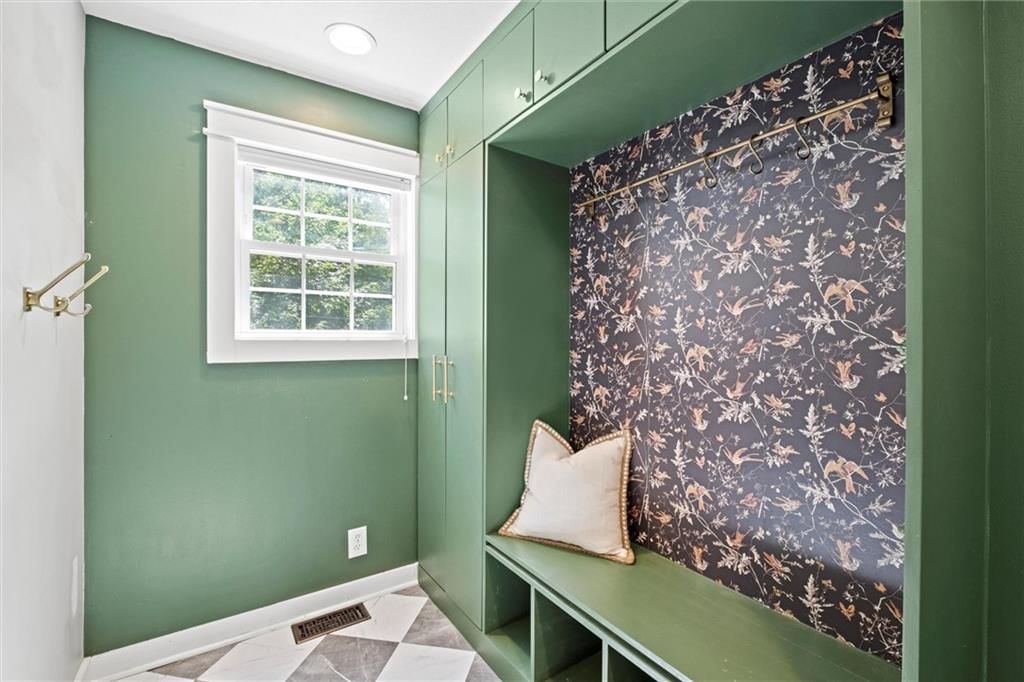 Photo 18 of 49 - 4221 W 74th Street