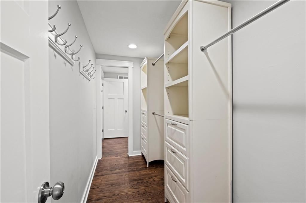 Photo 23 of 49 - 4221 W 74th Street