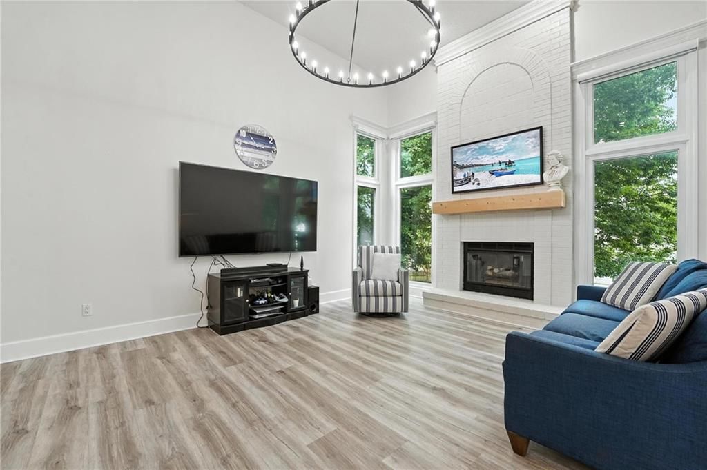 1724 Tudor Lane — photo 7