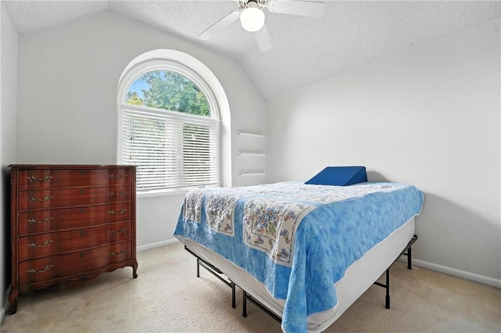 1724 Tudor Lane — photo 27