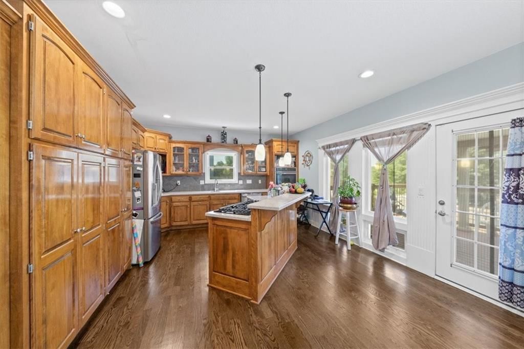 Photo 11 of 32 - 2403 NW Cove Drive