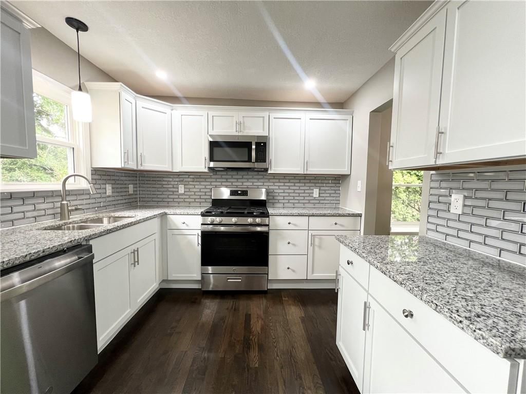 Photo 6 of 18 - 4018 Silver Avenue