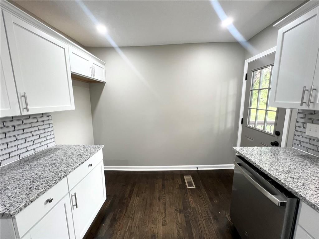 Photo 9 of 18 - 4018 Silver Avenue
