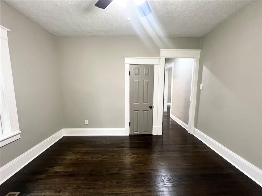 Photo 10 of 18 - 4018 Silver Avenue