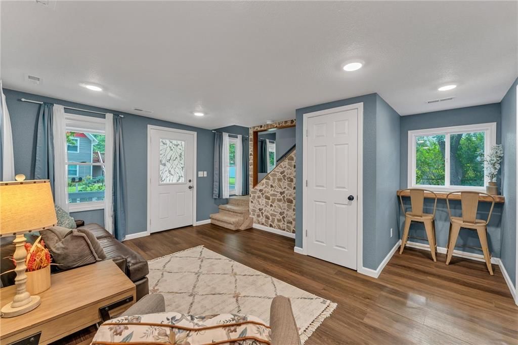 Photo 8 of 32 - 320 Funston Avenue