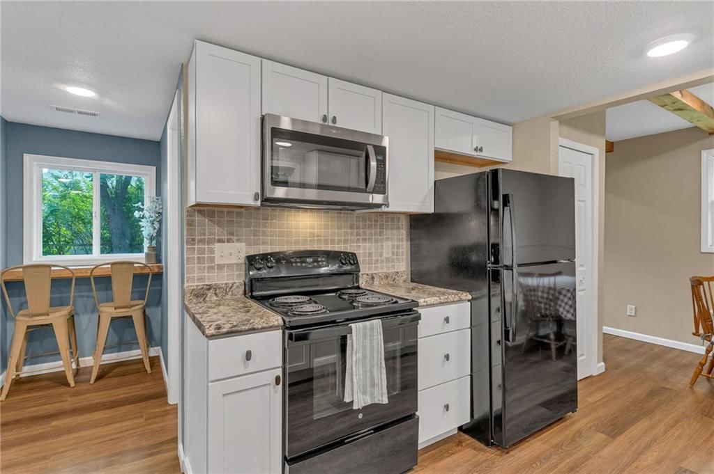 Photo 13 of 32 - 320 Funston Avenue