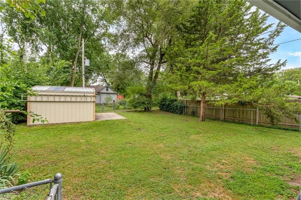 Photo 29 of 32 - 320 Funston Avenue