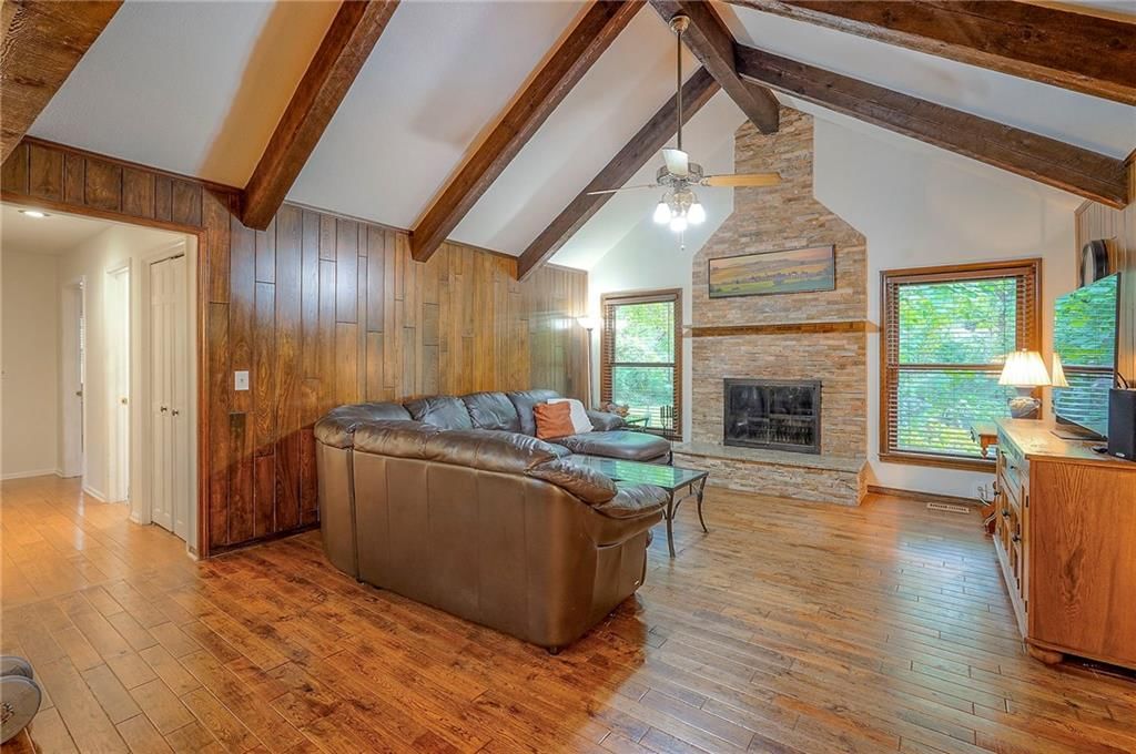 10508 Lee Boulevard — photo 7