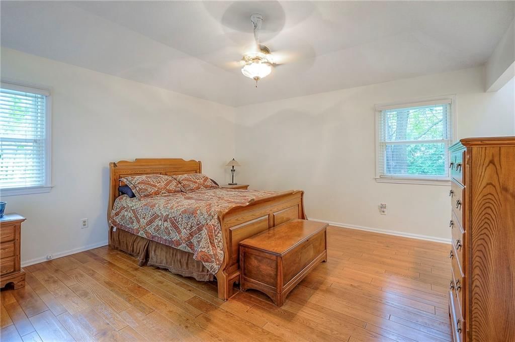 10508 Lee Boulevard — photo 17