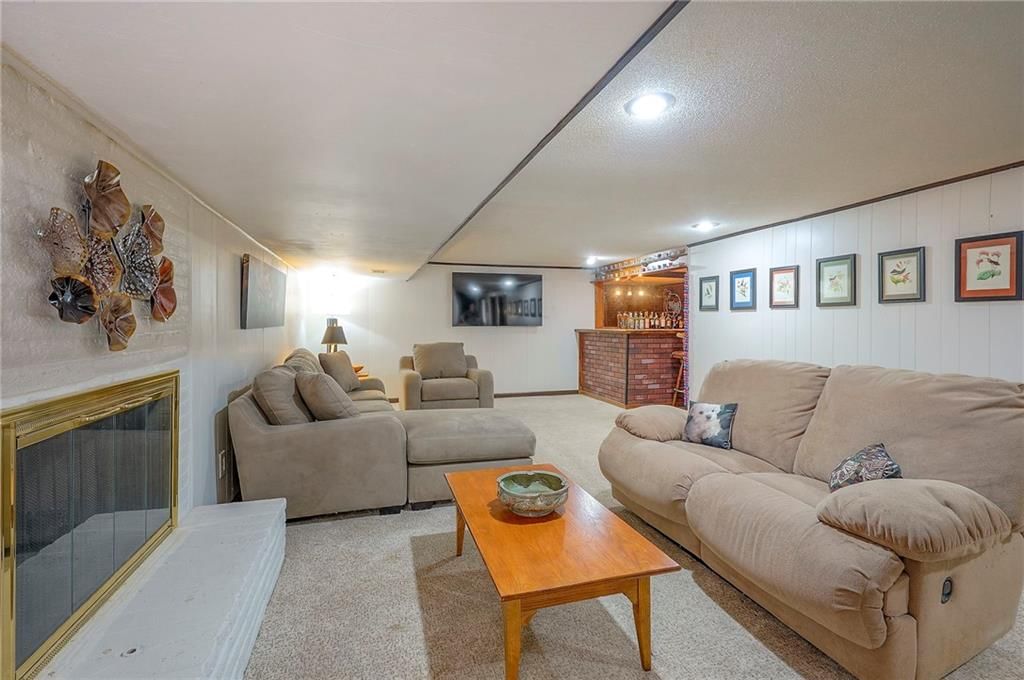 10508 Lee Boulevard — photo 25