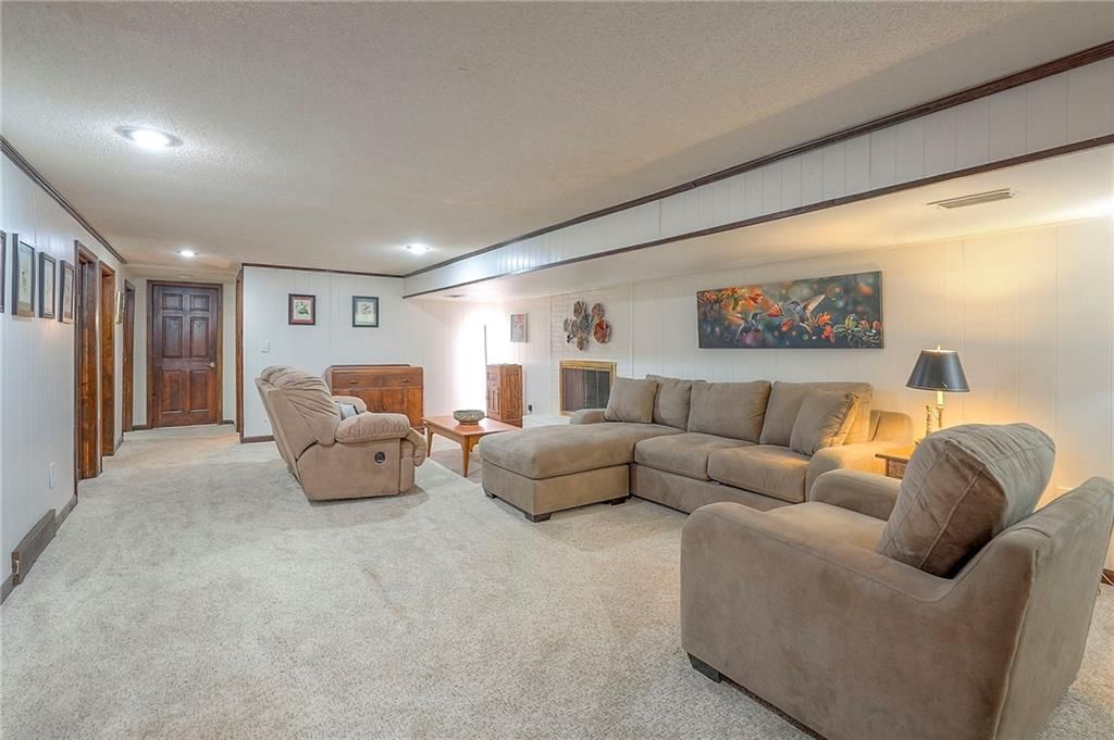 10508 Lee Boulevard — photo 28
