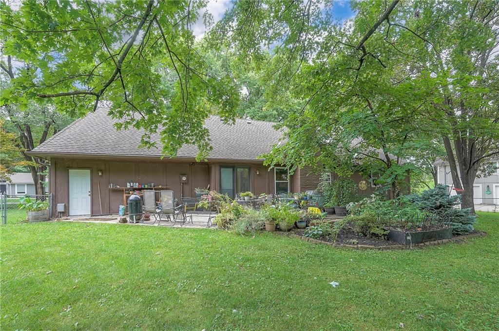 10508 Lee Boulevard — photo 35