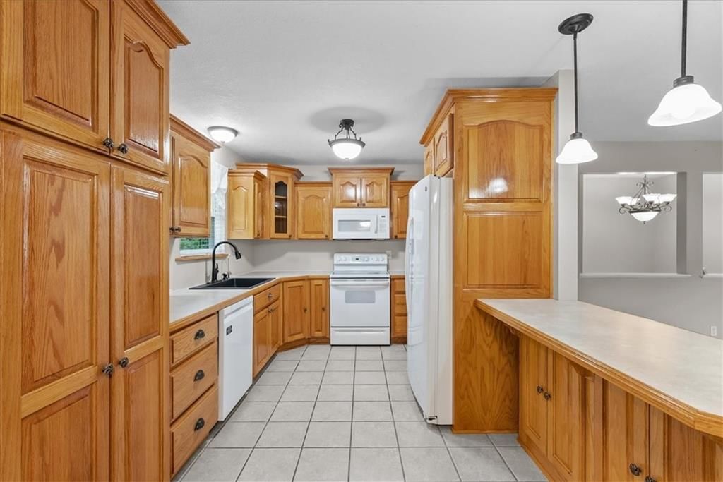 Photo 6 of 27 - 2741 N 110th Terrace