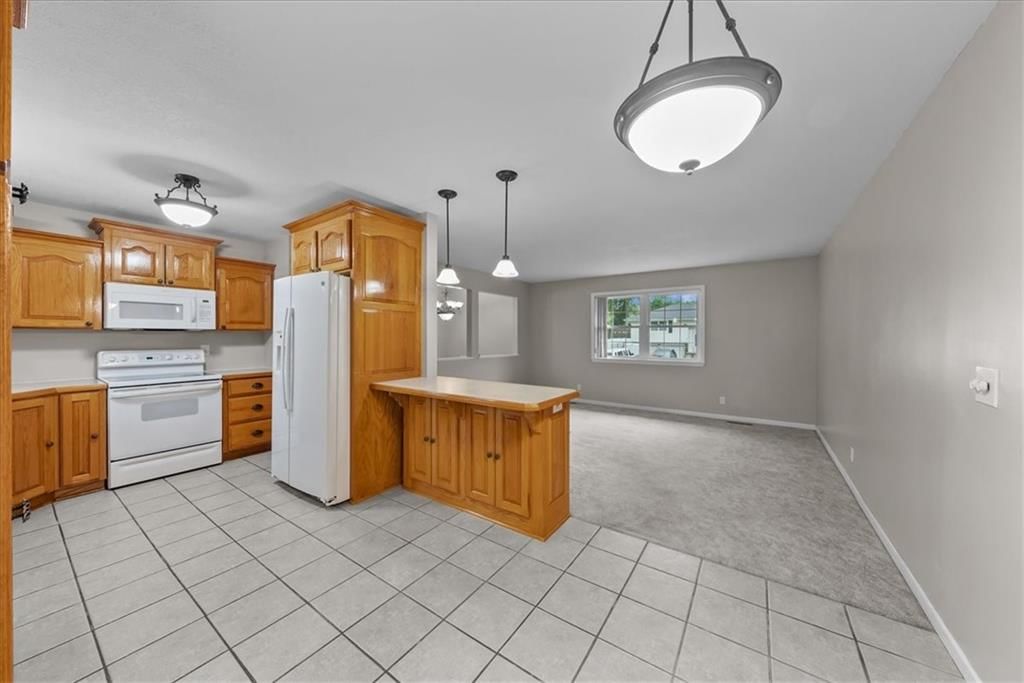 Photo 7 of 27 - 2741 N 110th Terrace