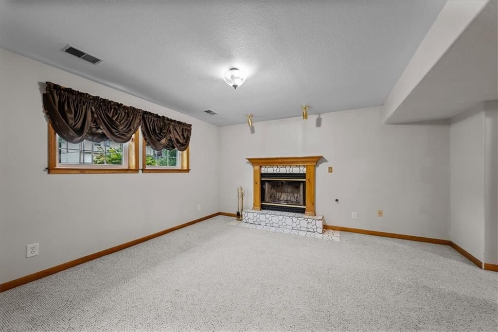 Photo 14 of 27 - 2741 N 110th Terrace